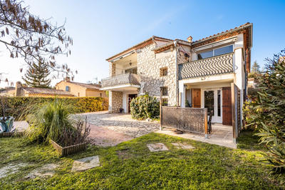 Maison - 196 m² - 6 pièces