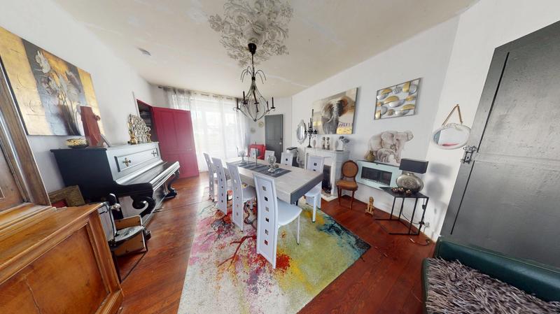 Maison - 198 m² - 6 pièces