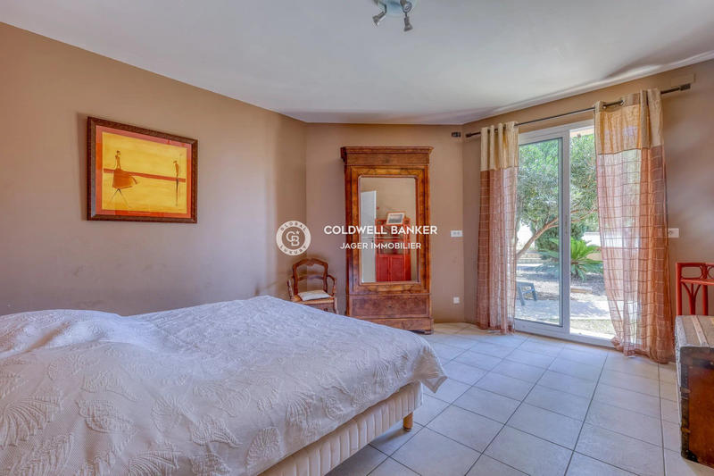 Villa - 300 m² - 8 pièces