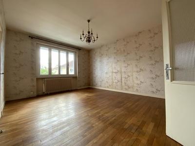 Maison - 161 m² - 8 pièces