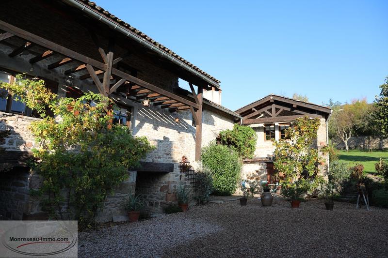 Propriété - 250 m² - 9 pièces