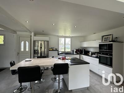 Maison - 202 m² - 8 pièces