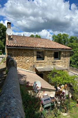 Maison en pierre - 138 m² - 2 pièces