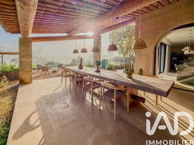 Maison - 245 m² - 5 pièces