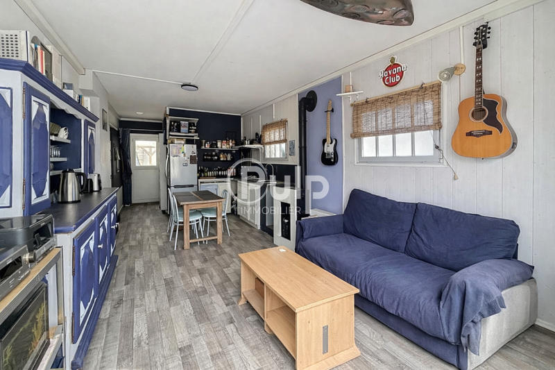 Pavillon - 220 m² - 8 pièces