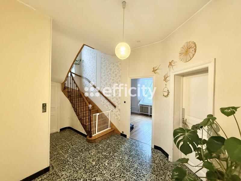 Demeure - 395 m² - 12 pièces