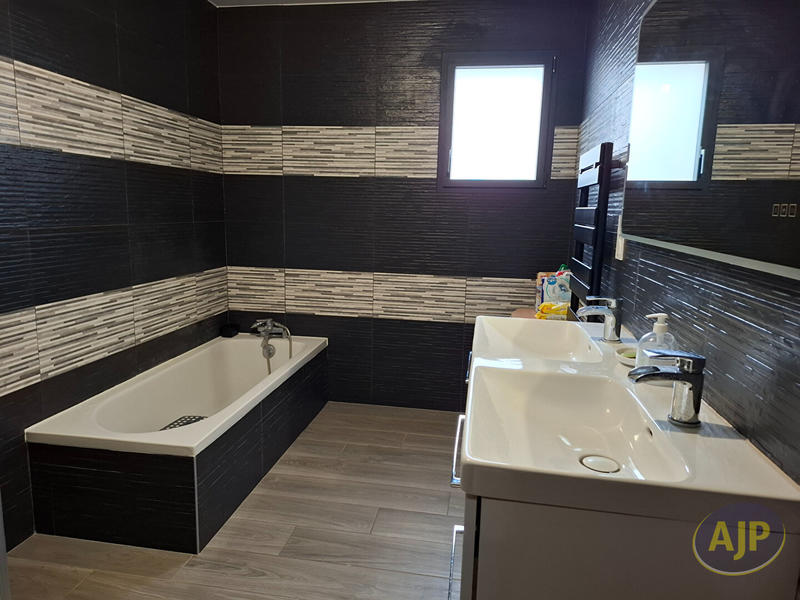 Maison - 134 m² - 6 pièces