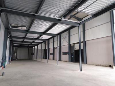 Local d'activité / Entrepôt - 592 m² - 2 pièces