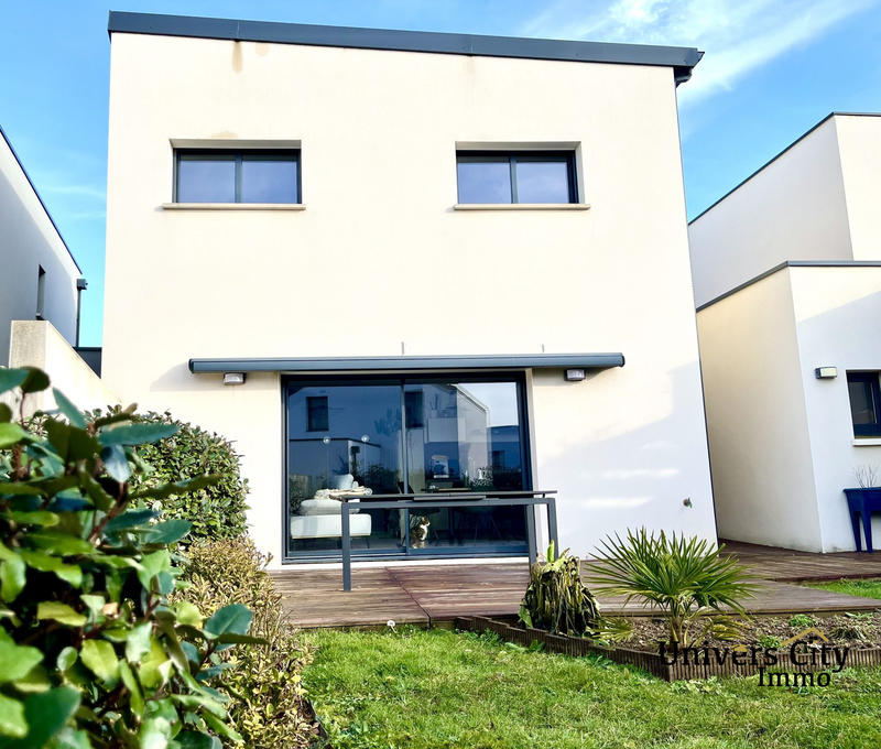 Maison - 88 m² - 4 pièces