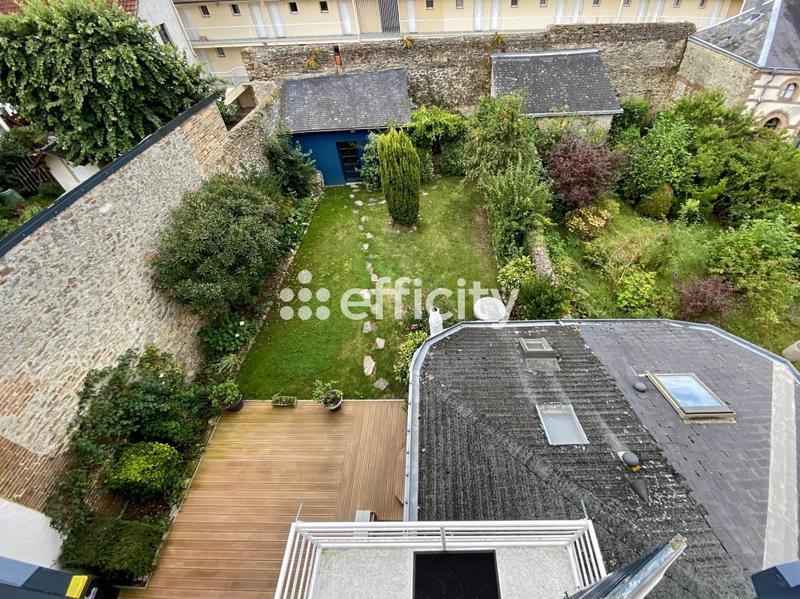 Maison - 223 m² - 9 pièces