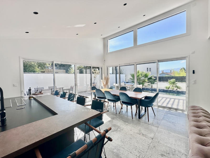 Villa - 165 m² - 6 pièces