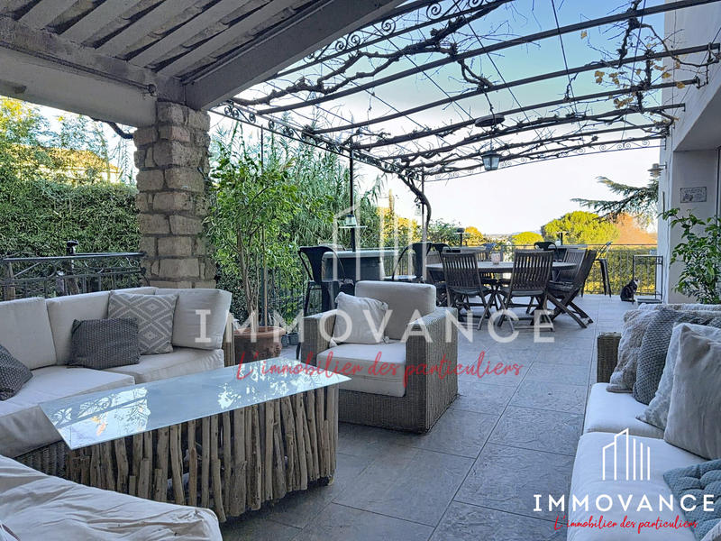 Maison - 275 m² - 7 pièces