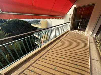 Appartement - 93 m² - 4 pièces