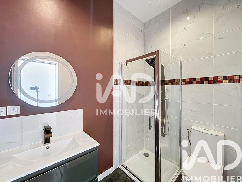 Maison - 305 m² - 8 pièces