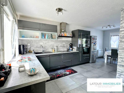 Maison - 90 m² - 4 pièces