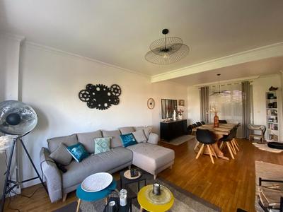 Maison de ville - 211 m² - 9 pièces