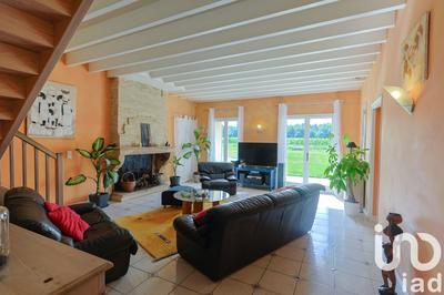 Maison - 250 m² - 8 pièces