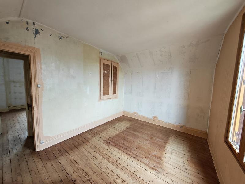 Maison - 104 m² - 5 pièces