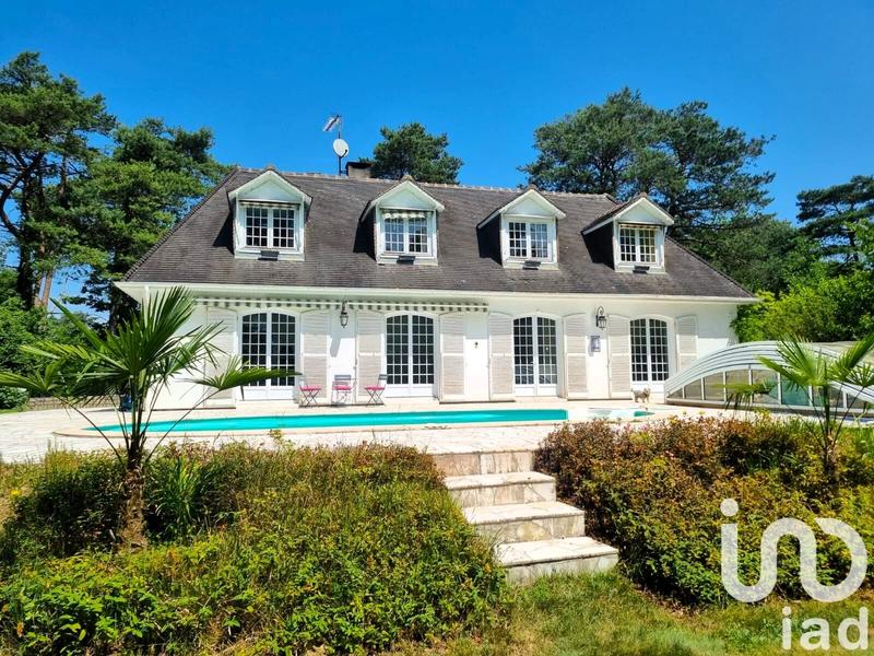 Maison - 220 m² - 9 pièces