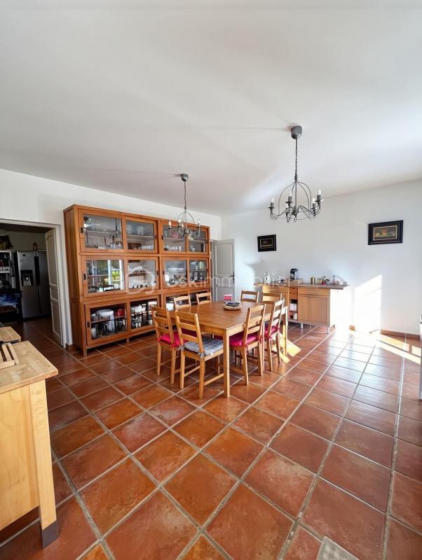 Villa - 433 m² - 12 pièces