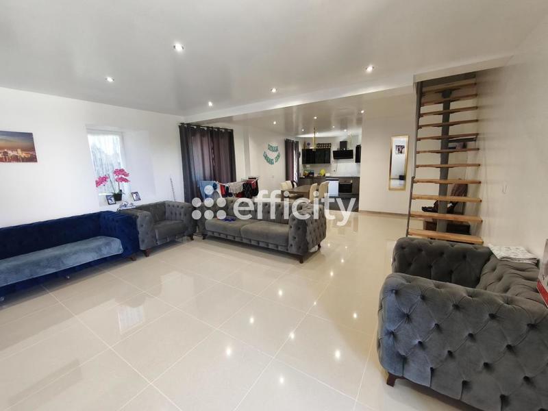 Maison - 125 m² - 5 pièces