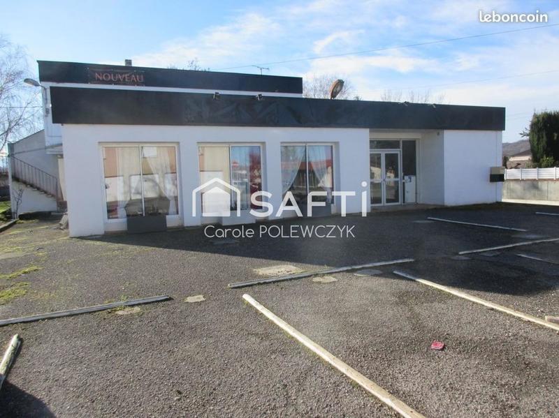 Maison - 430 m² - 6 pièces