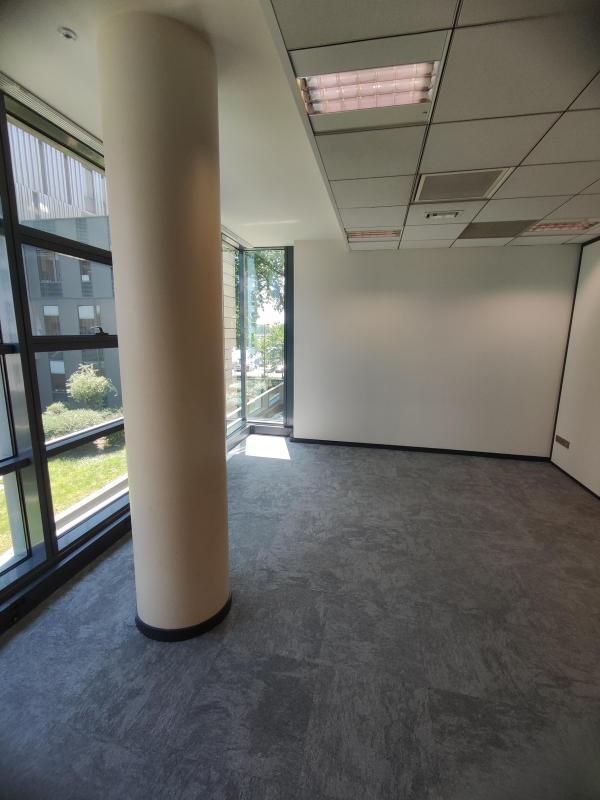 Bureau - 73 m² - 1 pièce