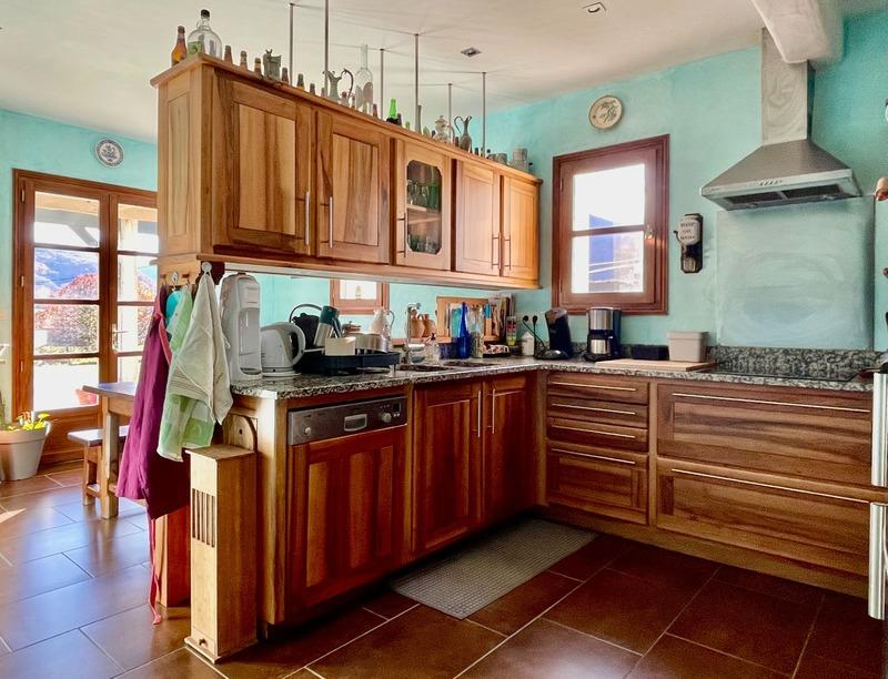 Maison - 240 m² - 9 pièces