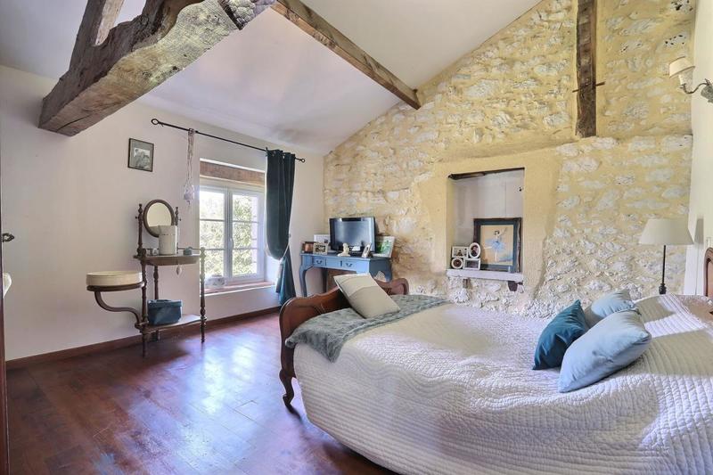 Maison - 373 m² - 10 pièces