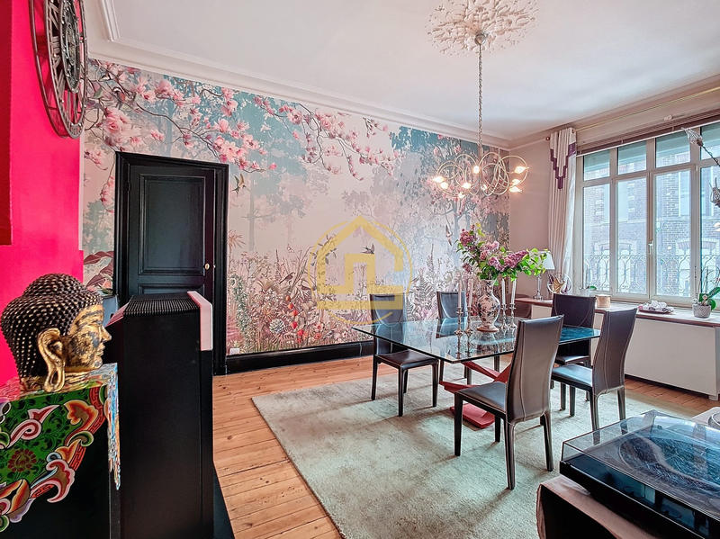 Maison - 292 m² - 9 pièces