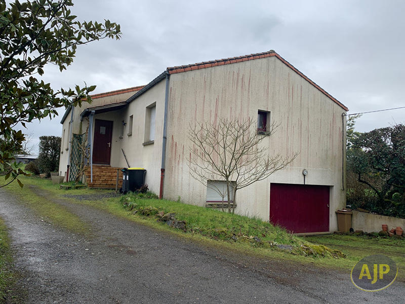 Maison - 99 m² - 5 pièces