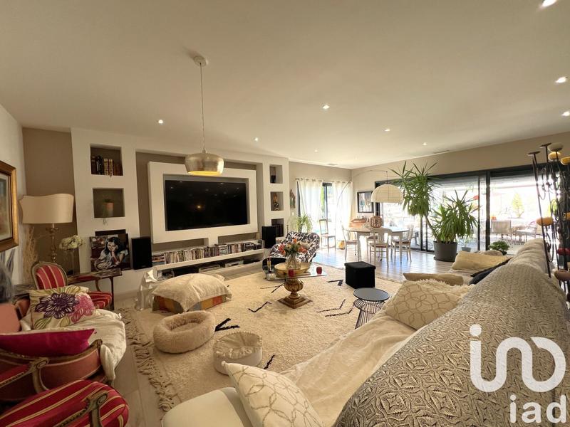 Maison - 198 m² - 5 pièces