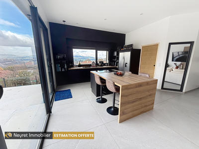 Villa - 146 m² - 6 pièces