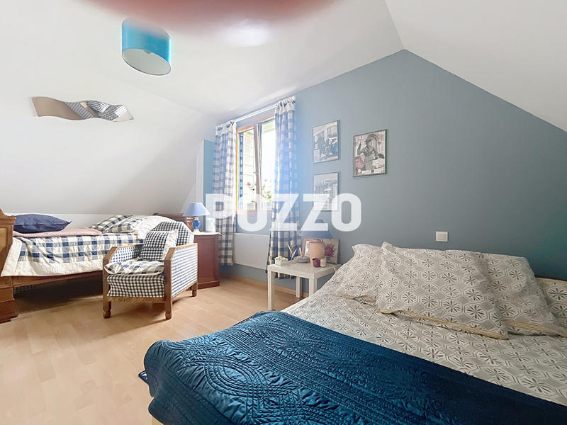 Maison - 196 m² - 9 pièces