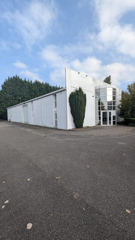 Local d'activités - 870 m²