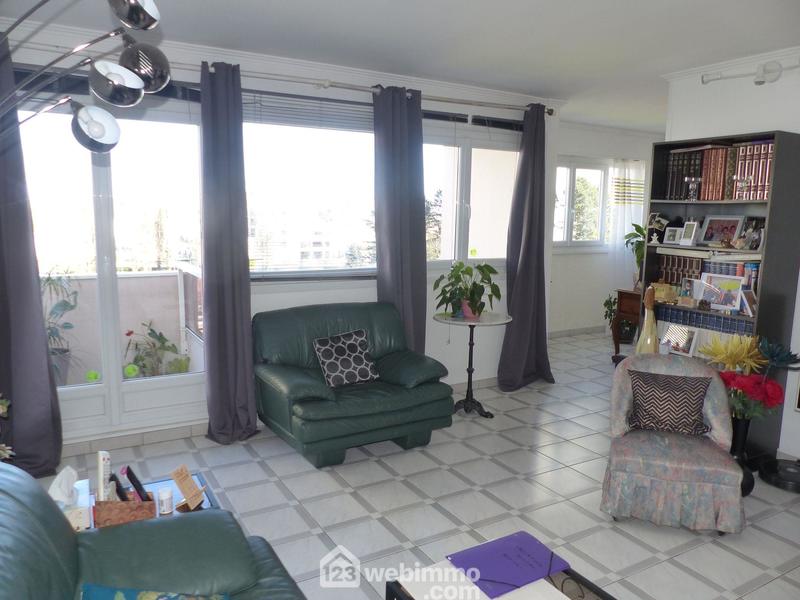 Appartement - 99 m² - 5 pièces