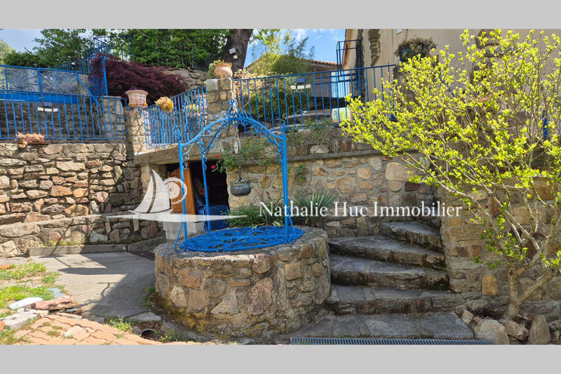 Propriété - 390 m² - 6 pièces