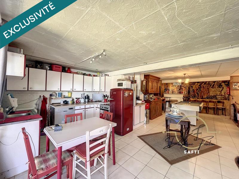 Maison - 250 m² - 9 pièces