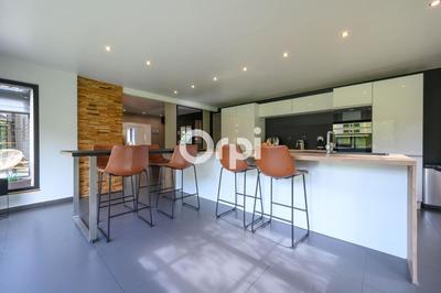 Maison - 212 m² - 6 pièces