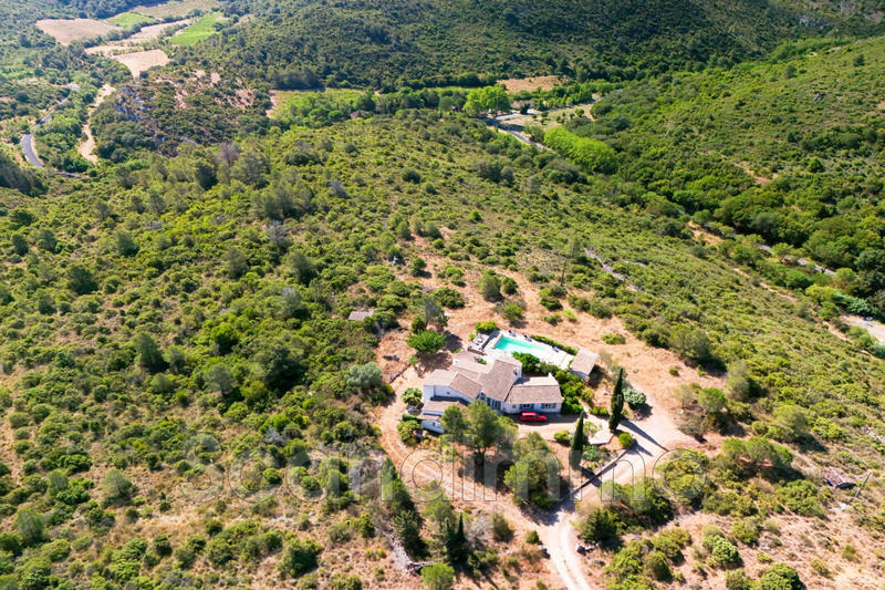 Maison - 234 m² - 9 pièces