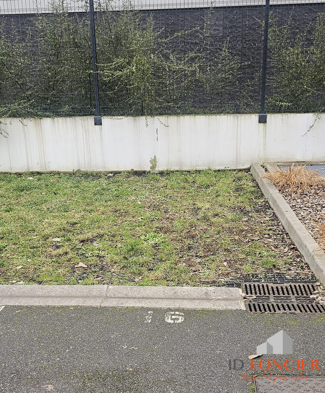 Parking / Garage - 13 m²