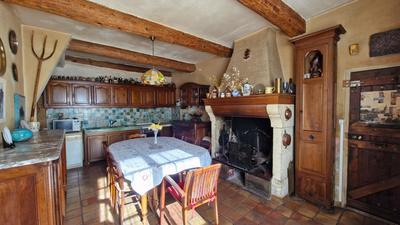 Maison - 201 m² - 7 pièces