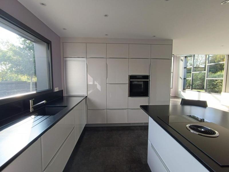 Maison - 200 m² - 5 pièces