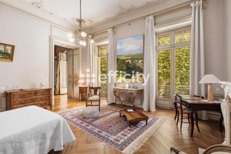 Immeuble - 1 493 m² - 19 pièces