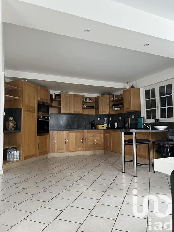 Maison - 235 m² - 7 pièces