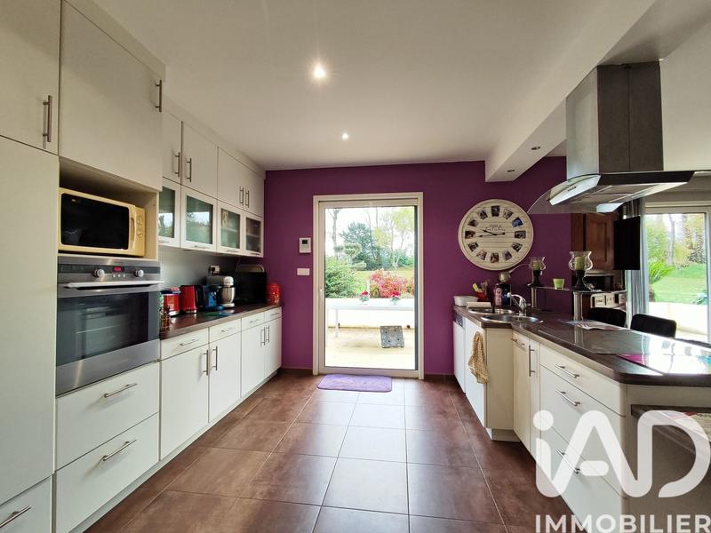 Maison - 206 m² - 8 pièces