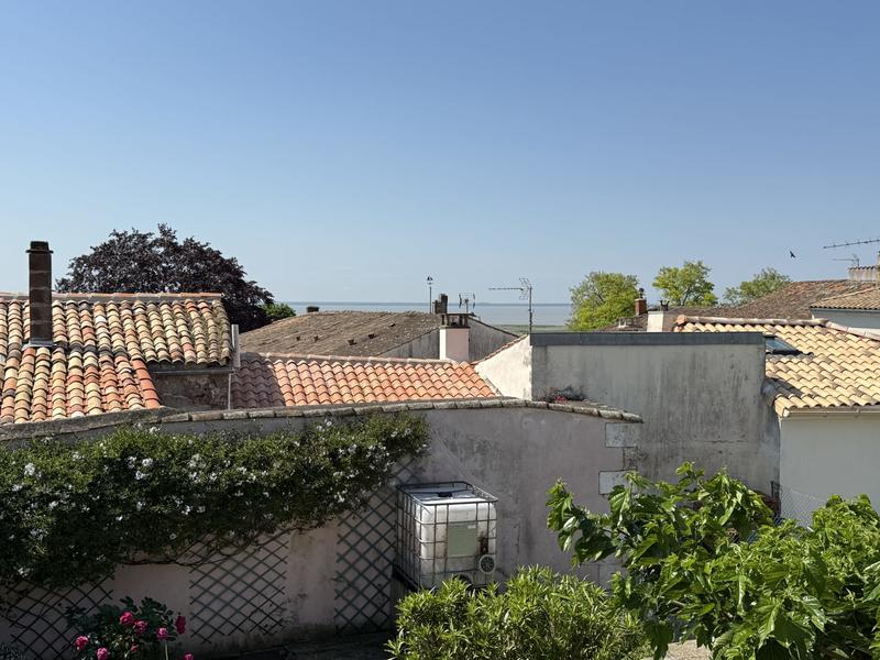 Maison - 184 m² - 9 pièces