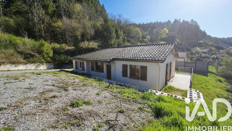 Maison - 99 m² - 4 pièces