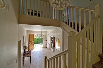 Maison - 220 m² - 6 pièces