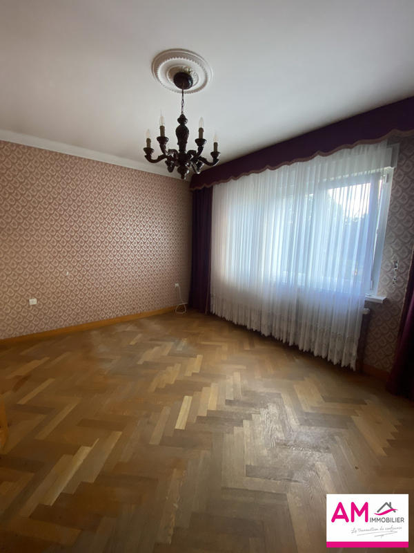 Maison - 99 m² - 5 pièces